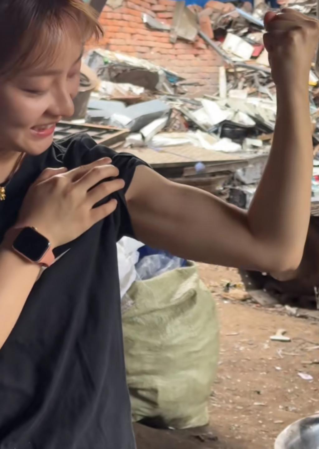 成都99年女医生晚上搞副业“收破烂”：在废品站挣得比医院多	，不是起号只是记录日常  第2张