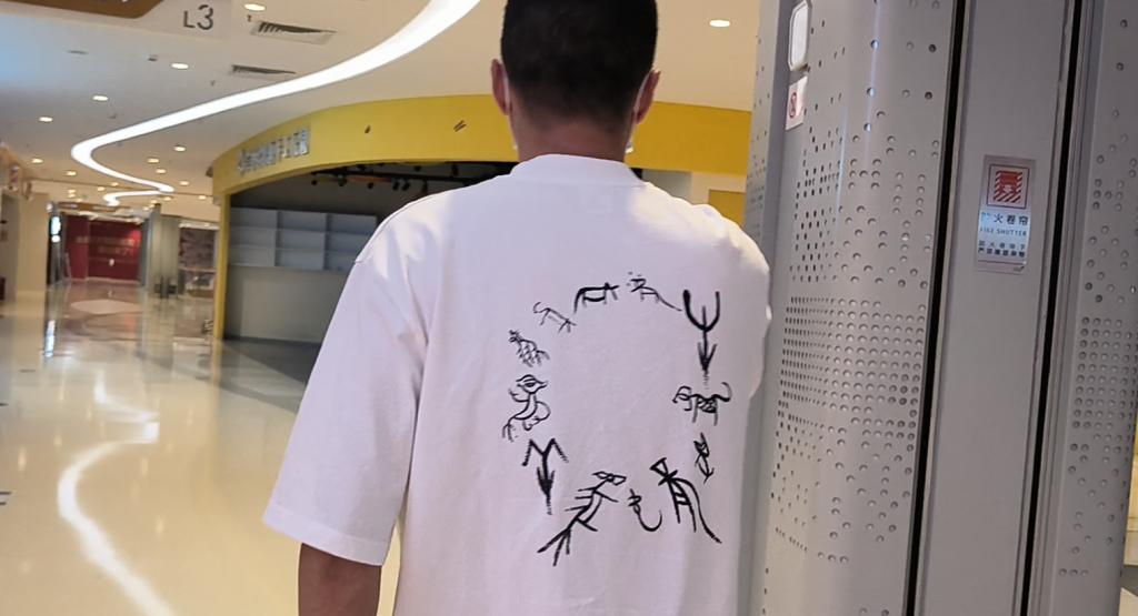 晨意帮忙丨女子在商场被骑平衡车男童撞伤索赔遇阻	，男孩家属：表示歉意，但商场担主责  第5张